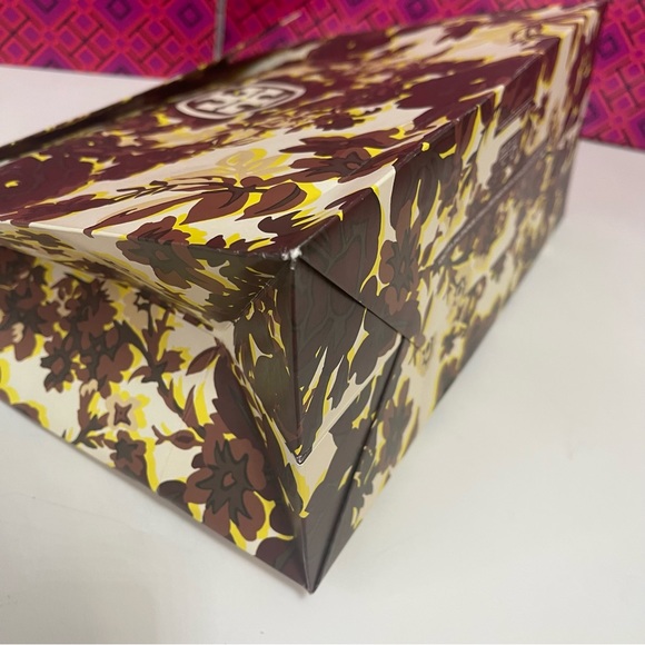 Tory Burch Gifting / Storage Bags In Different Sizes, Patterns & Colors - Picture 7 of 16